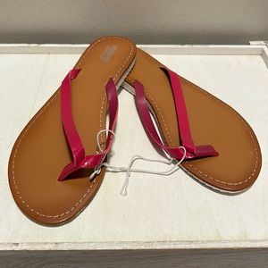 NWOT women’s sandals